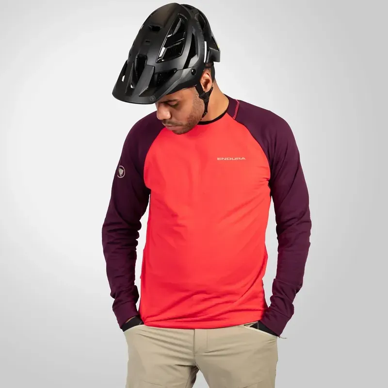 Endura SingleTrack Fleece Jersey in Aubergine