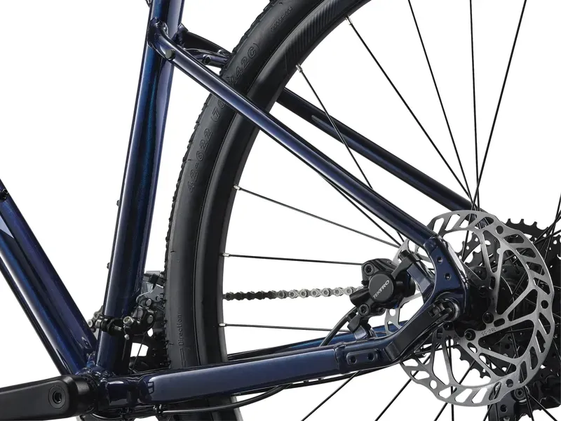 Giant Roam 3 Gravel Bike in Ultra Navy-4