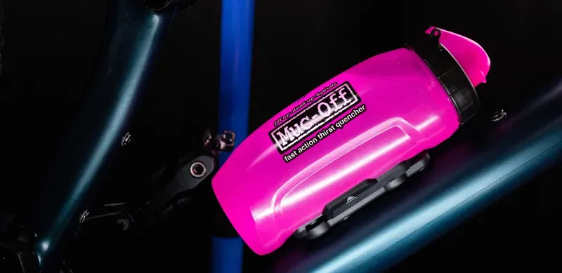 Muc-Off x Fidlock Twist Bottle 590ml + bike base Pink-6